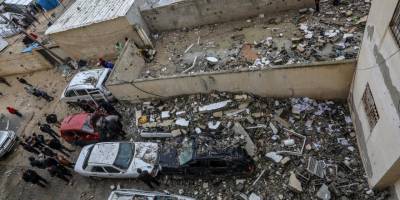 Katil İsrail Refah'ta bir evi bombaladı: Çok sayıda Filistinli hayatını kaybetti