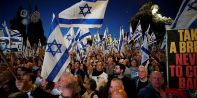 Netanyahu'ya protestoya 100 bin kişi katıldı