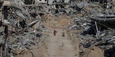 Katil İsrail bayramın ilk gününde Gazze'ye onlarca hava saldırısı düzenledi