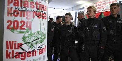 Berlin'deki Filistin Kongresine Alman polisinden müdahale