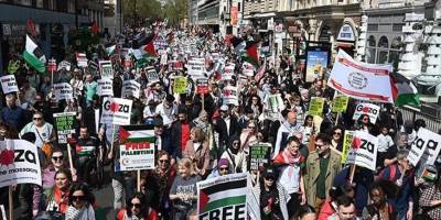 İngiltere'nin İsrail'e silah satışını protesto eden on binlerce kişi Londra'da yürüdü