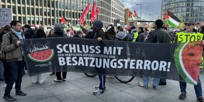 Almanya'nın katil İsrail'e silah sevkiyatı Berlin'de protesto edildi
