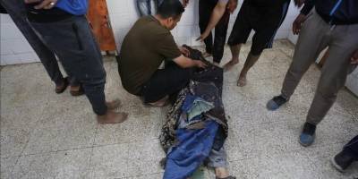Katil İsrail'in Nuseyrat Mülteci Kampına düzenlediği saldırılarda 8 Filistinli öldü