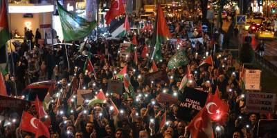 Fatih’te binlerce kişi Filistin için yürüdü