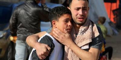Katil İsrail, Refah'ta sivillerin olduğu binayı vurdu