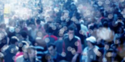 Belki de çürümüyoruz, yeşeriyoruz