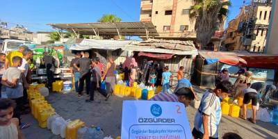 Özgür-Der Gazze'de temiz su dağıtımı yaptı