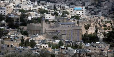 Katil İsrail, Harem-i İbrahim Camisi'ni Yahudilerin kullanımına açmak için Müslümanlara kapattı