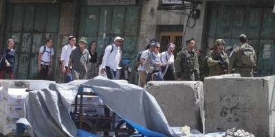 İşgalci yahudiler, Eriha'daki evlere saldırıp bir aileyi alıkoydu