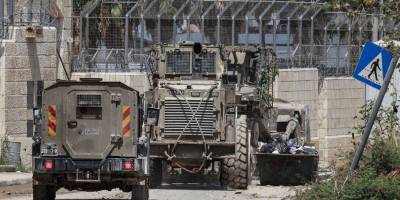 İşgalciler Cenin'e baskın düzenleyerek iki hastaneyi kuşattı