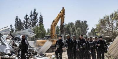 İşgalci İsrail, Batı Şeria'da Filistinlilere ait 5 evi yıktı