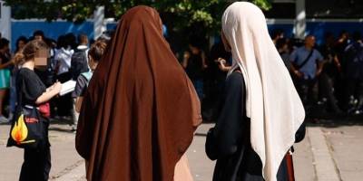 Rusya okullarda başörtüsünü yasakladı