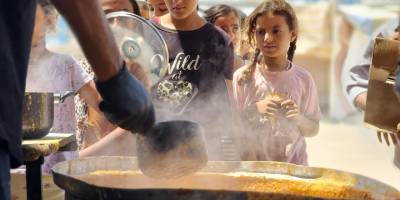 Dünya Merkez Mutfağı Gazze'deki faaliyetlerini askıya aldı