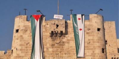 Mücahitler Halep Kalesi‘ne Filistin bayrağı astı