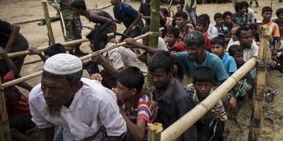 Arakanlı Müslümanlar, Budist Arakan Ordusu'nun tehdidi altında