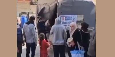 Siraç Derneği Halep’te ekmek dağıttı