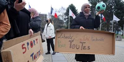 "Fransa'daki başörtüsü yasaklarına karşı durmalıyız"