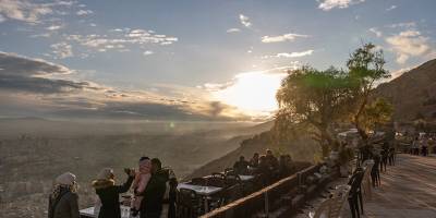 Esed rejiminin 14 sene önce girişini yasakladığı Kasyun Dağı’nda ziyaretçi akını yaşanıyor