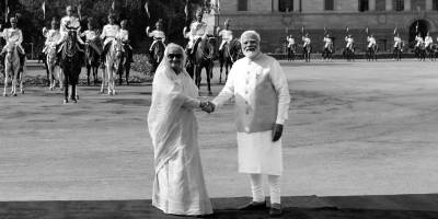 Bangladeş devrik lider Hasina için yakalama kararı çıkarttı