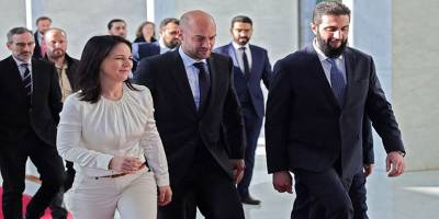 Suriye'nin 'el sıkışma turnusol testine' ihtiyacı yok