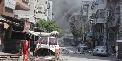 Katil İsrail'in annesini ve iki kız kardeşini öldürdüğü kız çocuğu kurtuldu