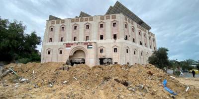 İşgalci İsrail, Gazze'de bir hastaneyi daha kuşattı