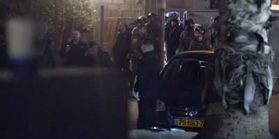 Katil İsrail Filistinli esirin evine saldırdı