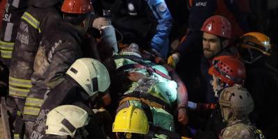 Konya'da çöken binanın enkazından 3 kişi sağ olarak çıkarıldı