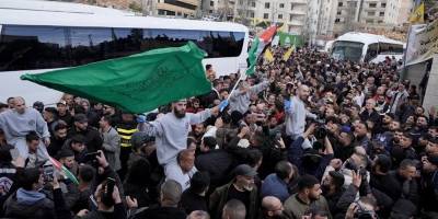 Katil İsrail'in zindanlarındaki 200 Filistinli esir özgürlüğüne kavuştu