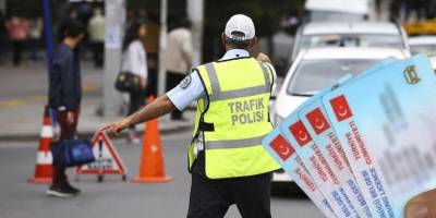 Trafikte yeni düzenleme: Saldırı için aracından inenin ehliyetine el konulacak