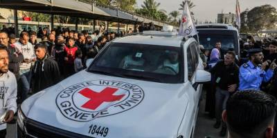 Hamas, 25 esirin hayatta olduğunu gösteren listeyi teslim etti