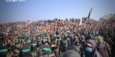 Hamas: Esirlerin teslim edildiği sahneler Filistinlilerin topraklarında kalacağının mesajıdır