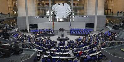 Almanya'da ırkçı-faşist AfD'nin yasaklanmasını içeren önergeler mecliste görüşüldü