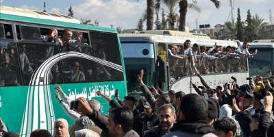 Katil İsrail'in "parmaklıkları ardında" baba olan Filistinli, 3 yılın ardından ikizlerine kavuştu