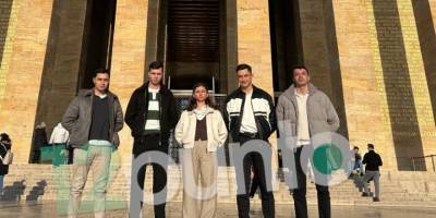 İhraç edilen teğmenler soluğu Ata'larının huzurunda aldı!