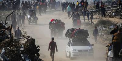 Dünya Holokost'u anarken, Gazze'de soykırımdan kurtulanlar evlerine yürüyor