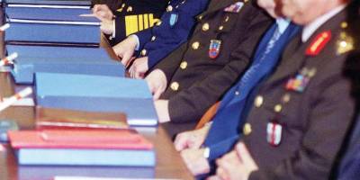 "Atatürk" sığınmacılığını daha ne kadar sürdüreceksiniz?