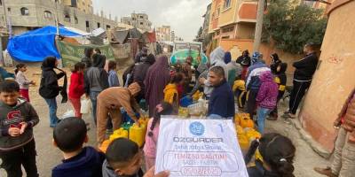 Özgür-Der, Kassam'ın şehit komutanları adına Gazze'de içme suyu dağıttı