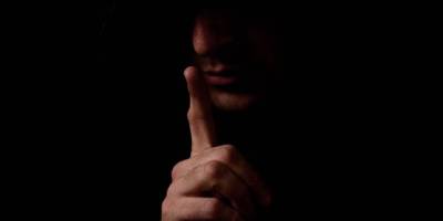 Müslümanlar gıybetin her türlüsünden kaçınmalıdır!