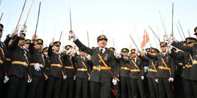 Samimi iseniz 28 Şubat dönemindeki subaylara neden sahip çıkmadınız?