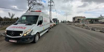 Gazze'deki hasta ve yaralı Filistinlileri nakledecek araçlar Refah'a ulaştı