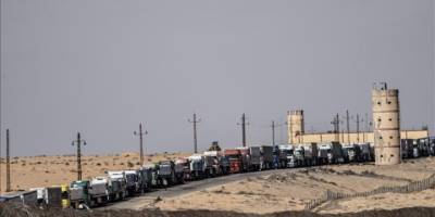 Mısır basını: Konteyner evlerle dolu tırlar Gazze'ye girmek için Refah Sınır Kapısı'nda bekliyor