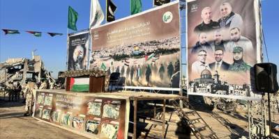 Hamas, esir takasının altıncı turunda Gazze'deki 3 Yahudi esiri Kızılhaç'a teslim etti