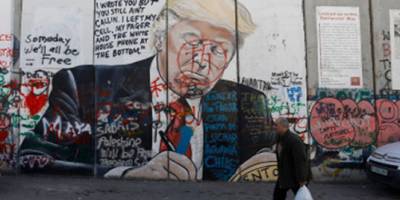 Trump'ın Kongre konuşmasını bölen Demokrat meclis üyesi salondan çıkarıldı