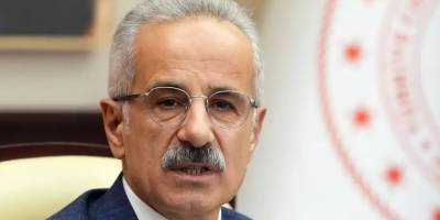 Bakan Uraloğlu Siyonist bakanı protesto ederek salonu terk etti