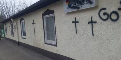 Almanya'da camilere yönelik saldırılar devam ediyor