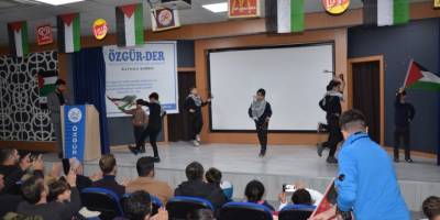 Batman’da gençler şehitler gecesi programı düzenledi