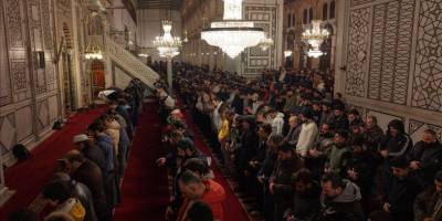 Baas diktasının yıkılmasının ardından Şam'daki Emevi Camisi'nde ilk teravih namazı kılındı