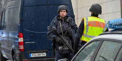 Almanya’da araçla kalabalığa dalan zanlı aşırı sağcılarla bağlantılı