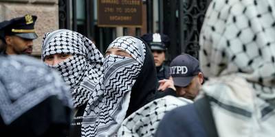 Filistin yanlısı öğrencileri tespit etmek ve sınır dışı etmek için yapay zekâ kullanılması eleştiriliyor